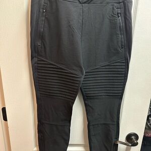 Athleta women's Black pants  size 10/ NWOT997